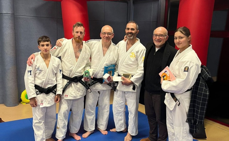 Kagami biraki à Voves